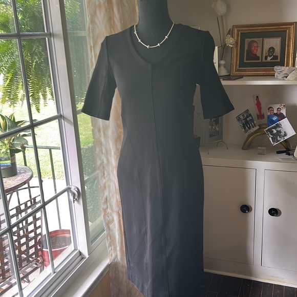 CABI Claire Ponte Dress Sheath Short Sleeve 2 Black Zip Midi, zip up back/split - Picture 9 of 9